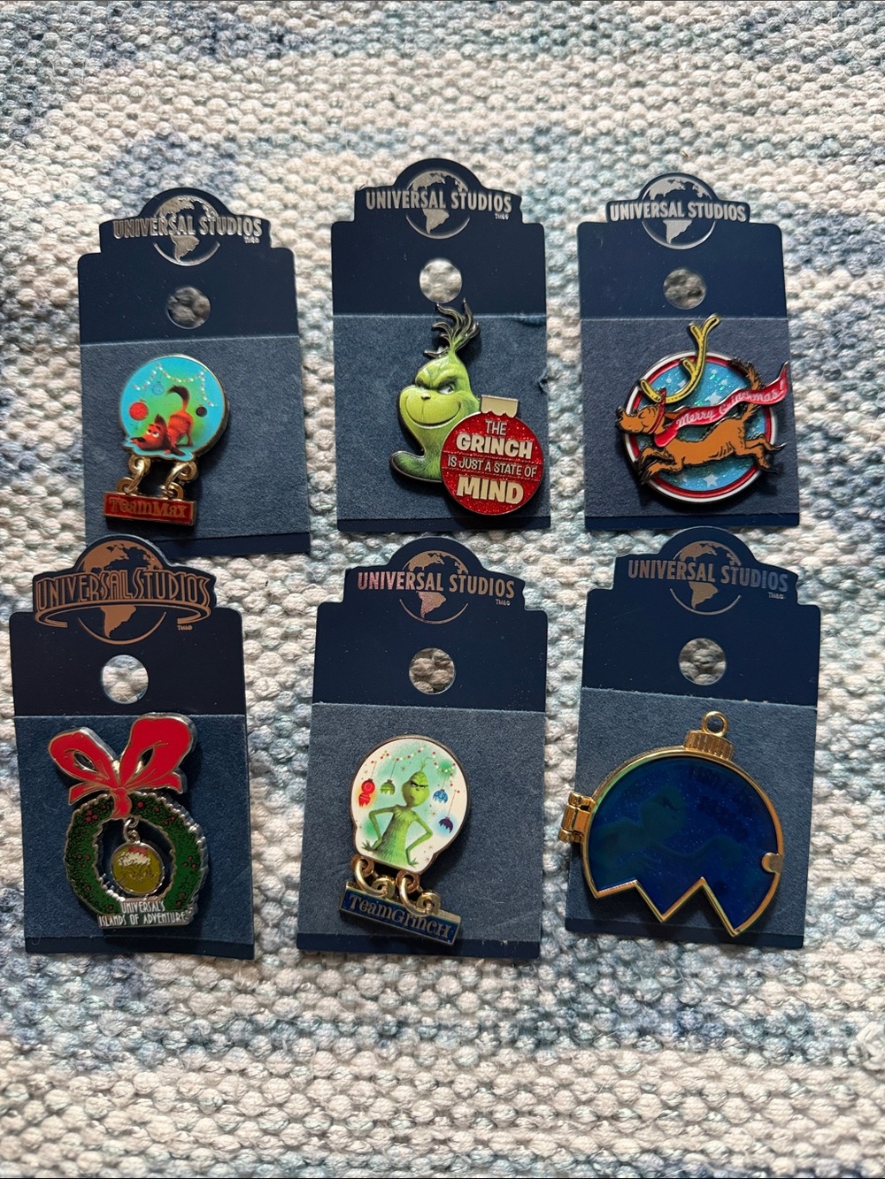 Universal Studios Dr. Seuss Grinch Holiday Enamel Trading Pin Set - 6